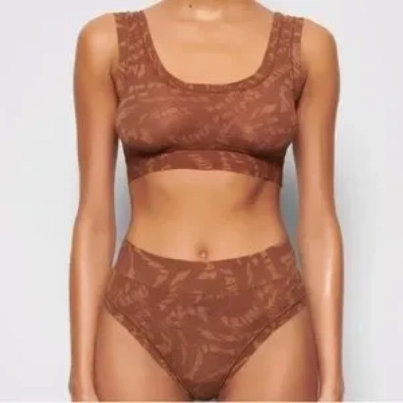SKIMS Tops - SKIMS Latte Swirl Bralette xs summer sheer sexy fun urban street